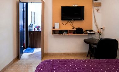 DIJUAL MURAH RUMAH SECOND SIAP HUNI LANTAI 4 DEKAT BANDARA