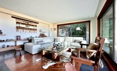 Casa en venta de 5 dorm, piscina, jardin. En Villarrica