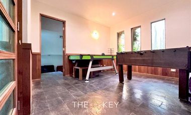 Casa en venta de 5 dorm, piscina, jardin. En Villarrica
