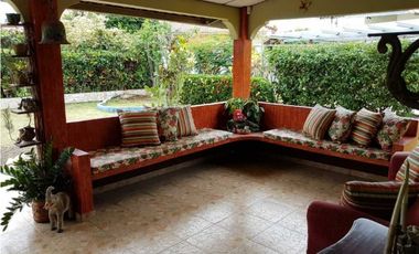 VENDO CASA EN BARRIADA SAN JOSE- A 1 MINUTO DE LA INTERAMERICANA