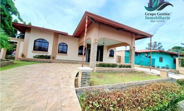 VENDO CASA EN BARRIADA SAN JOSE- A 1 MINUTO DE LA INTERAMERICANA