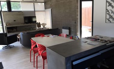 Casa de 5 ambientes en venta en barrio Costa Esmeralda - Pinamar