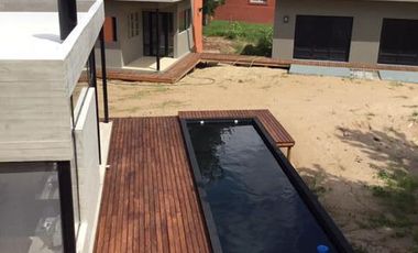 Casa de 5 ambientes en venta en barrio Costa Esmeralda - Pinamar