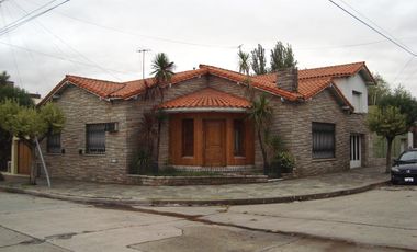 Casa  4 ambientes en venta en Quilmes Oeste