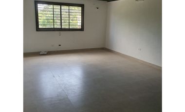 ALQUILER LOCAL O DEPOSITO PARQUE LEFEVRE- AV SANTA ELENA