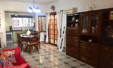 IMPECABLE CASA DE 3 AMB