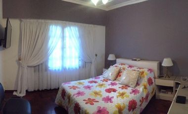 IMPECABLE CASA DE 3 AMB