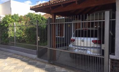 IMPECABLE CASA DE 3 AMB