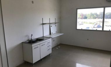 Lindísima oficina con gran vista a metros del ingreso a Nordelta