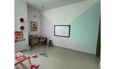 SE VENDE APARTAMENTO EN EL RECREO DE MONTERA