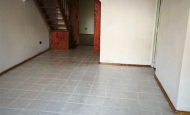 Casa en venta de 4 dorm. en Curicó