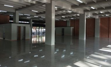 Arriendo local en el Centro Empresarial Olaya Herrera, Medellín