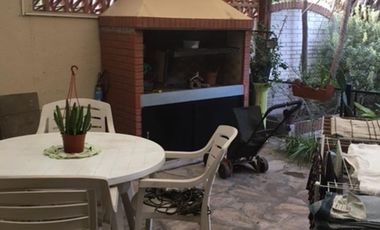 Muy lindo Chalet con depto!