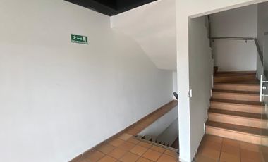 edificio en arriendo en el lago. Cod A70061