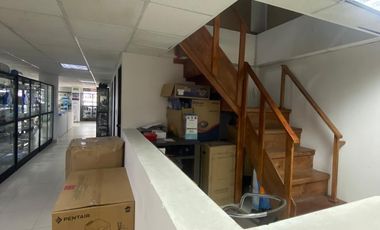 edificio en arriendo en el lago. Cod A70061