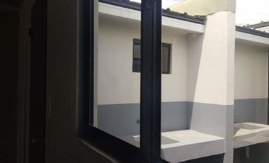 AFFORDABLE ROWHOUSE BA HANAP MO?? 2K PLUS LANG MONTHLY