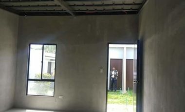 AFFORDABLE ROWHOUSE BA HANAP MO?? 2K PLUS LANG MONTHLY