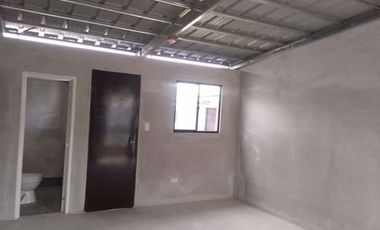AFFORDABLE ROWHOUSE BA HANAP MO?? 2K PLUS LANG MONTHLY