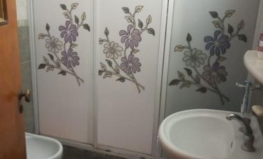 CASA MULTIFAMILIAR EN MARTIN CORONADO A CUADRAS DE LA ESTACION