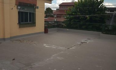 CASA MULTIFAMILIAR EN MARTIN CORONADO A CUADRAS DE LA ESTACION