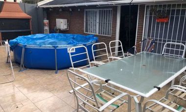 Casa para 2 Familias en venta en Wilde Oeste
