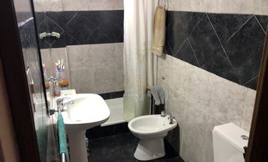 Casa para 2 Familias en venta en Wilde Oeste