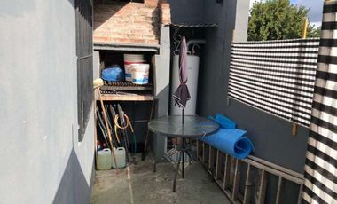 Casa para 2 Familias en venta en Wilde Oeste