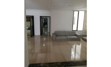 SE VENDE AMPLIO APARTAMENTO EN RIOMAR 1 PISO