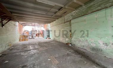 casa con local comercial