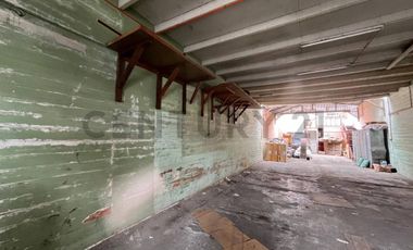 casa con local comercial