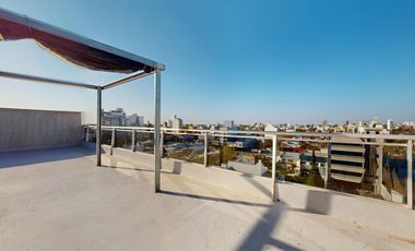 Departamento de dos dormitorios con terraza privada en venta