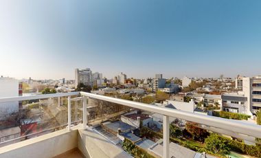 Departamento de dos dormitorios con terraza privada en venta