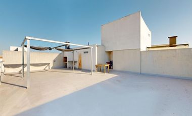 Departamento de dos dormitorios con terraza privada en venta