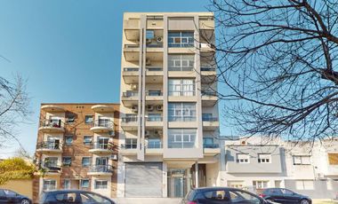 Departamento de dos dormitorios con terraza privada en venta