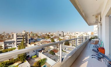 Departamento de dos dormitorios con terraza privada en venta