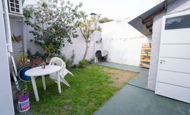 VENTA DUPLEX 4AMB COCHERA Y PATIO. TEMPERLEY