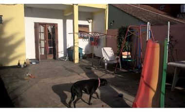 Chalet 5 ambientes en barrio parqueBosqueAlegre. Toma menor valor