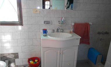 Chalet 5 ambientes en barrio parqueBosqueAlegre. Toma menor valor