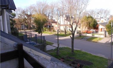 Chalet 5 ambientes en barrio parqueBosqueAlegre. Toma menor valor