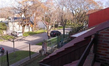 Chalet 5 ambientes en barrio parqueBosqueAlegre. Toma menor valor