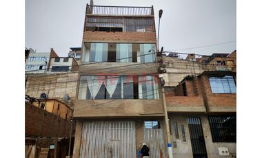 Propiedad Multifuncional De 4 Pisos + Azotea | Inversión Sólida Frente A Parque