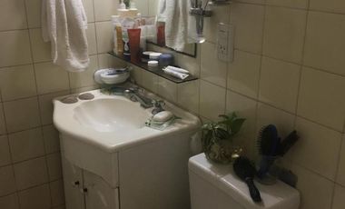 Departamento ubicado sobre la Avenida Tomás Espora.