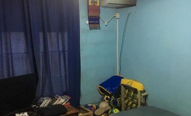 Departamento ubicado sobre la Avenida Tomás Espora.