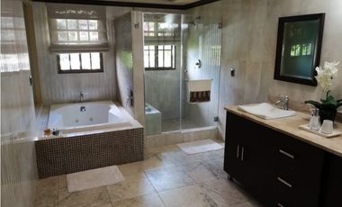 VENTA CASA EN BETANIA 3REC 395M2