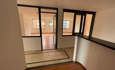 oficina en arriendo/venta en lago gaitan. Cod A17149