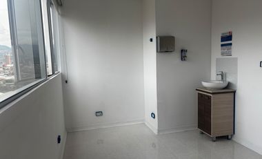 consultorio en arriendo en centro comercial mayorca, torre medica. Cod A9433517
