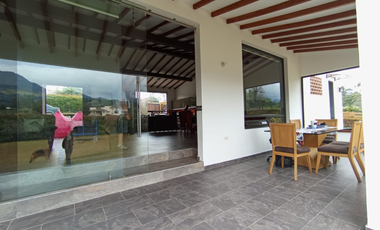 finca en venta en via la ceja la union. Cod V400543