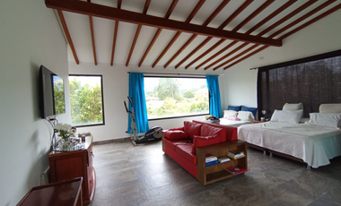 finca en venta en via la ceja la union. Cod V400543