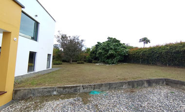 finca en venta en via la ceja la union. Cod V400543