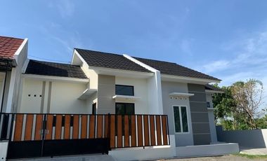 RUMAH SIAP HUNI JOGJA HANYA 5 MENIT KE KAMPUS UAD
